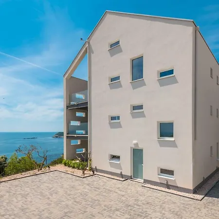Delta Apartment