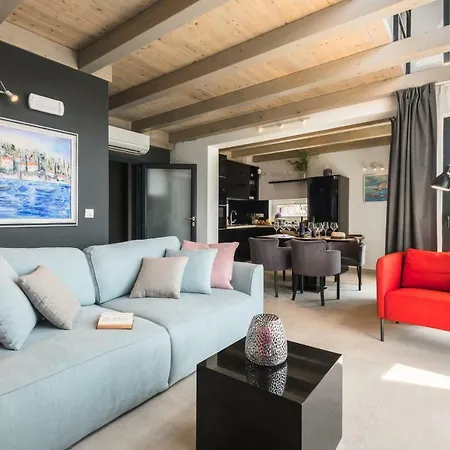 Διαμέρισμα Delta